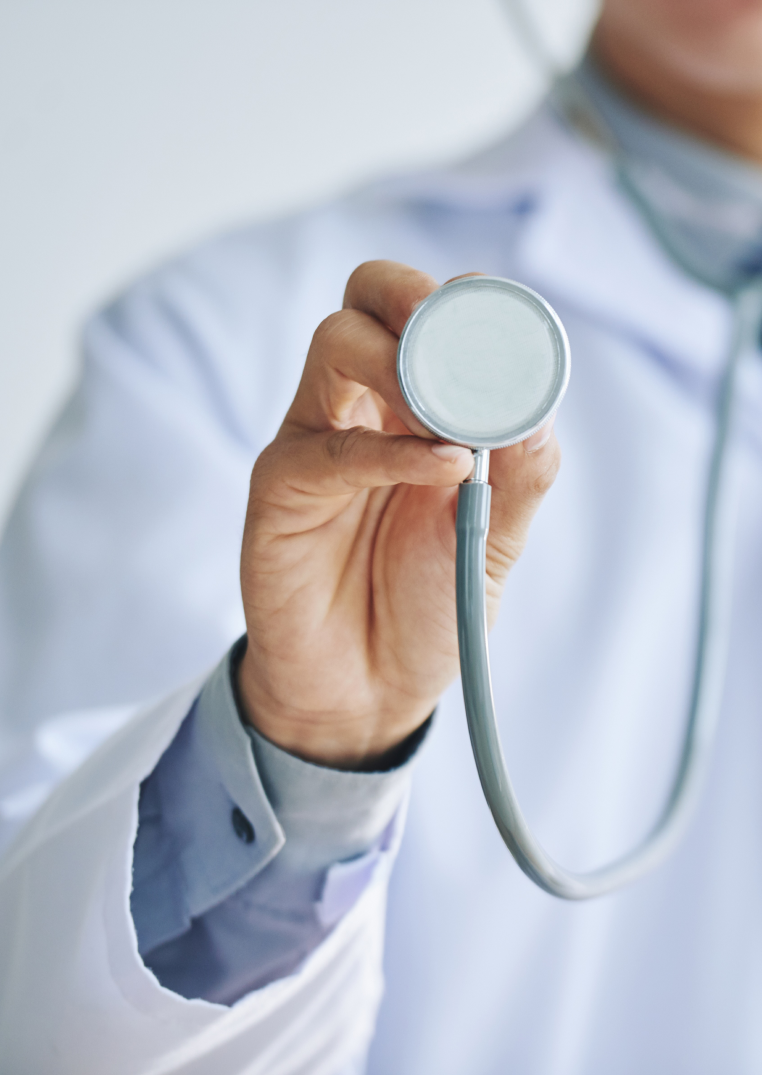 Doctor con estetoscopio